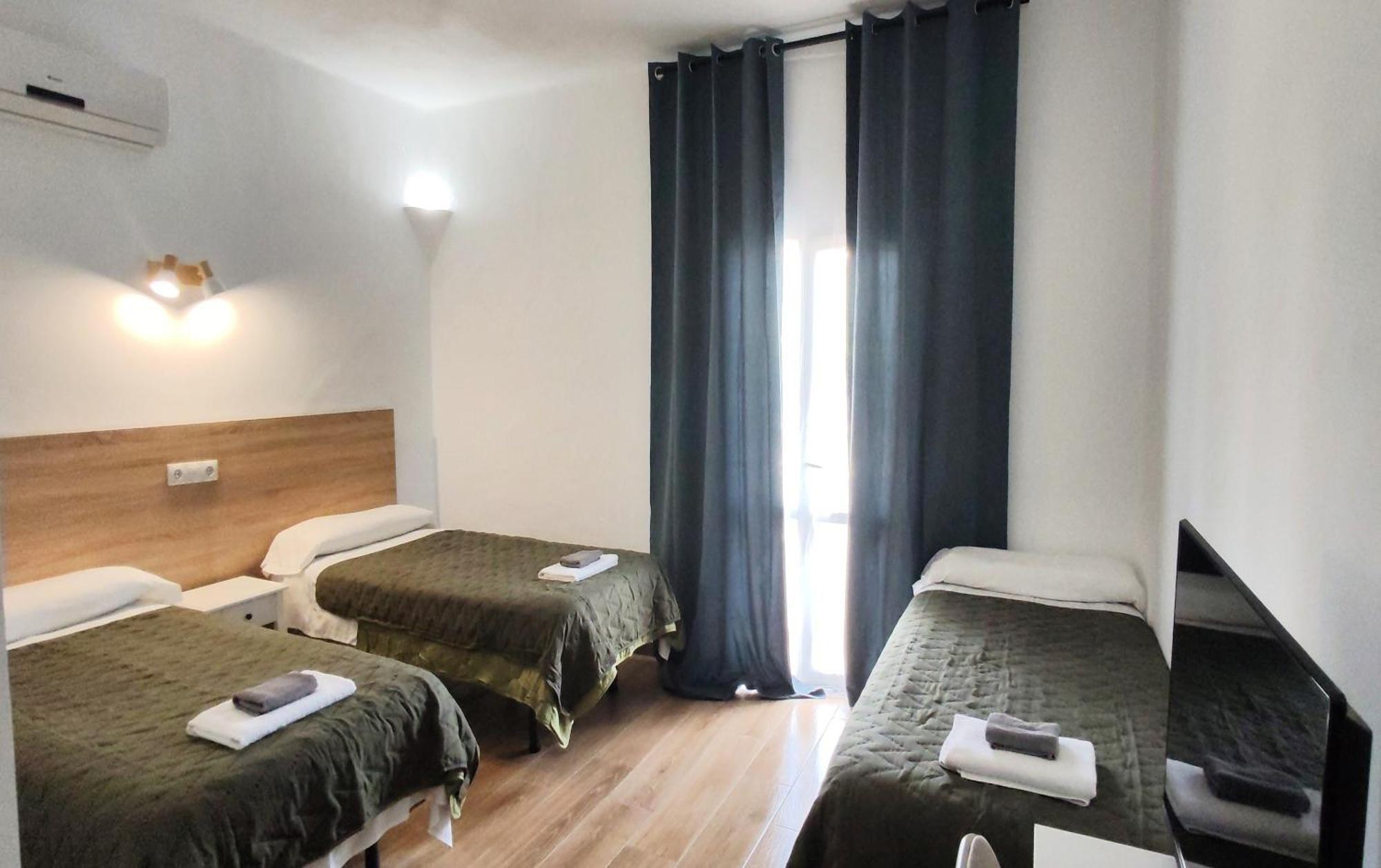 Hostal Oasis Dor Cala d'Or  Luaran gambar
